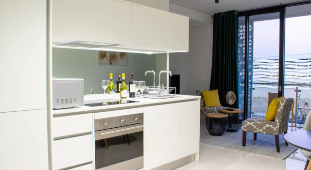 Modern 1 Bedroom Executive Apartment in Waterfall, Boek Appartement Midrand 