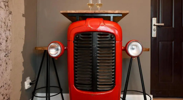 THE MINI INDUSTRIAL. Small Magheru Studio