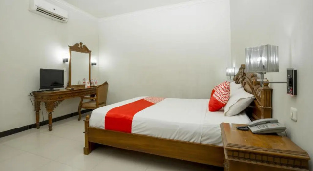 Люкс Deluxe OYO 1005 Hotel Kumala