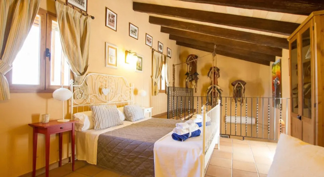 House With 4 Bedrooms in Sencelles, With Wonderful Mountain View, Private Pool, Enclosed Garden - 30 km From the Beach, Book Hotel Sencelles Mallorca