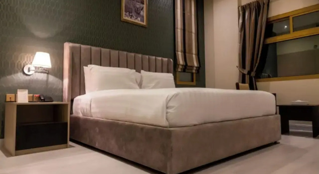 Люкс Capital O 126 Manama Tower Hotel