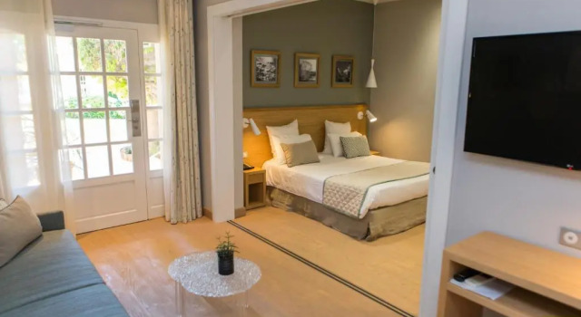 Полулюкс Hôtel La Caravelle