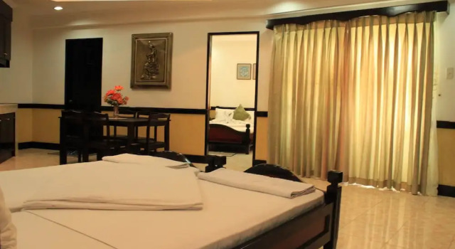 Семейный люкс с балконом Green One Hotel