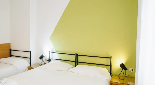 Standard Dreier Zimmer UniHo Hostel