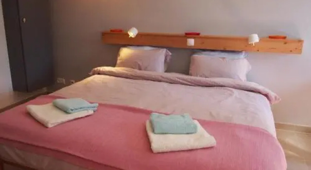 B&B Casa Encantada, Rezerwuj Bed and Breakfast Hotele w Alcaria z parkingiem, Parking