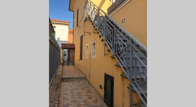 Bella casa vicino alla grotta giusti.