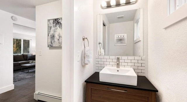 Номер Standard с балконом Trendy New Hideout in the Heart of the City