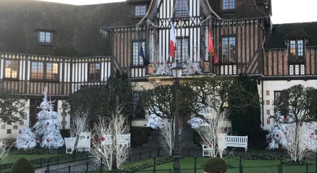 Апартаменты LE ROYAL (3 pièces au centre de DEAUVILLE)