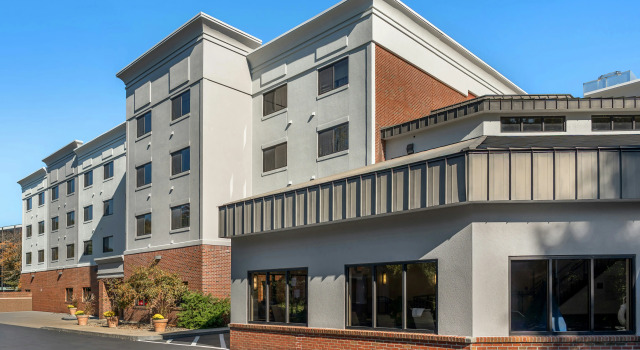 Hampton Inn Albany-Western Ave/University Area, Забронировать Отель Олбани Hudson Valley, рядом с Капитолий