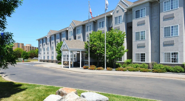 Microtel Inn and Suites by Wyndham MSP Airport Bloomington, Varaa Hotelli Hotellit Minnesota pysäköinnillä, Pysäköinti
