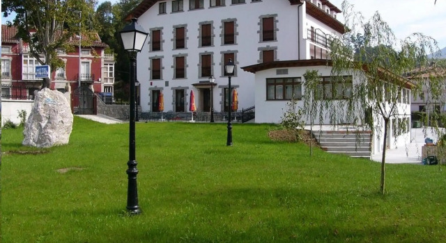 Hotel El Tilo, Boek Hotel Hotels in Asturië met parkeren, Parkeren