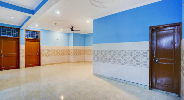 OYO Flagship 77565 akshit residency, Забронировать Отель Нойда штат Уттар-Прадеш