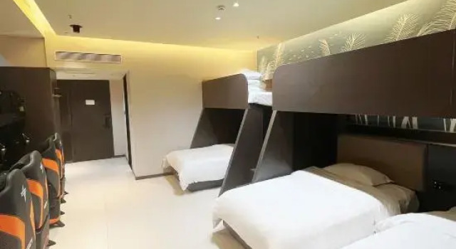Bett im Wohnheim Monet hotels