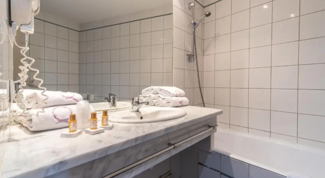 Четырёхместный номер Standard Hôtel Le Moderne