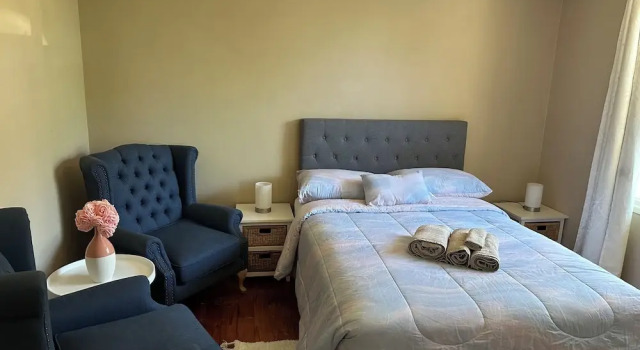 Charming 3 Bedroom Home in Garran, Perfect for Families and Groups, 预订 度假屋 Tuggeranong 新南威尔士