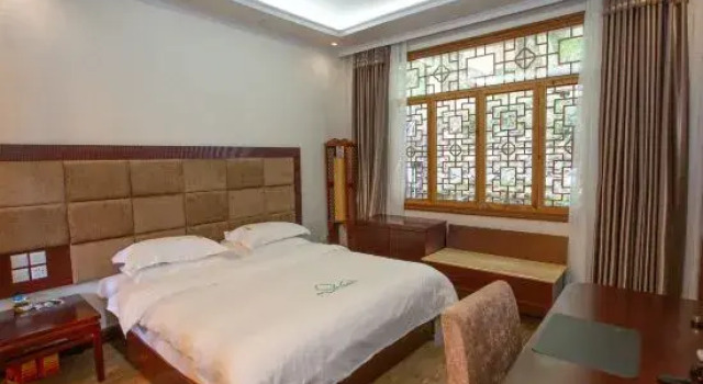 Люкс Hailuogou Mulin Sencun Hotel