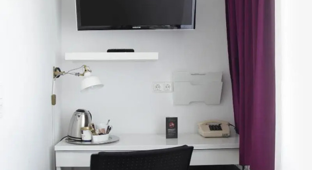 Standard Single room Les Nations