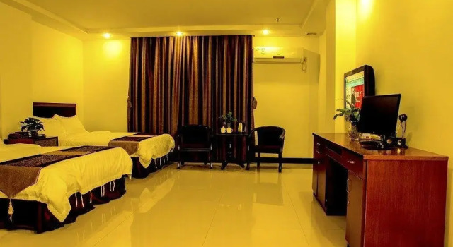 Yingde Huangjia Hoilday Hotel, Book Hotel Yingde Guangdong