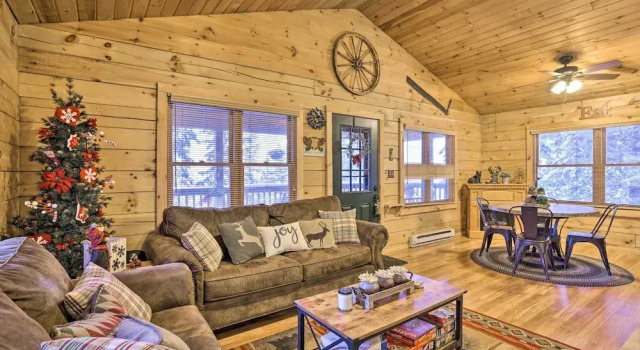 Cozy 'nora's Hideaway' - Charming, Quiet Log Cabin, Book Feriehus Sommerhuse i Kane County, Hytte
