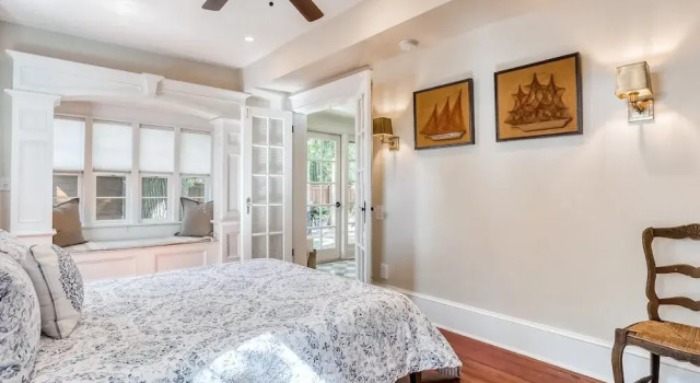 Extraordinary Old Florida Home With Designer Interior & Backyard Treehouse, Varaa Lomakoti Huvilat kohteessa Florida, Villa