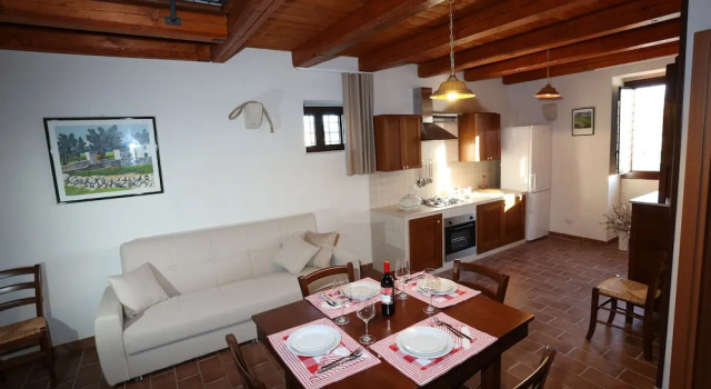 Апартаменты Deluxe Serravalle Relais & Country Villa with private pool - Esclusive use