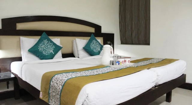 OYO 1818 Hotel Central