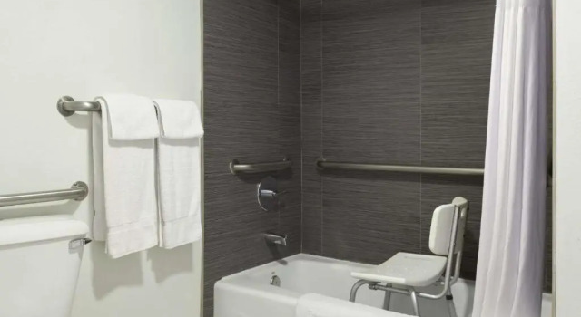 Номер Standard Days Inn by Wyndham Downey
