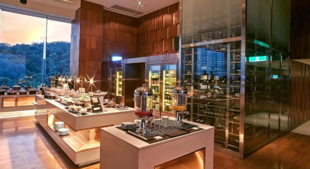 Двухместный клубный номер Standard с видом на горы Grand Walkerhill Seoul