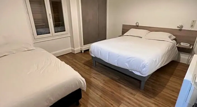 Двухместный номер Standard с балконом и с красивым видом из окна Logis Hôtel Belle Etoile Vichy