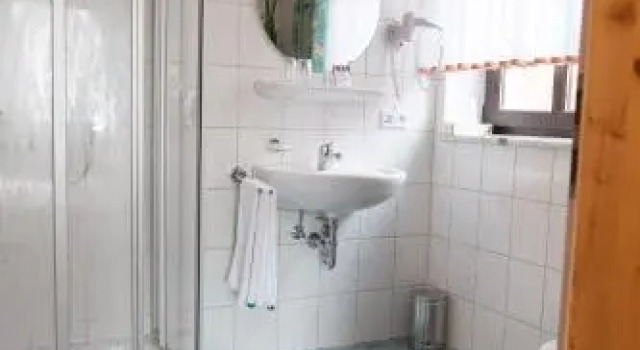 Landgasthof Schwarzer Adler Gbr, Varaa Hotelli Hotellit Baijeri pysäköinnillä, Pysäköinti