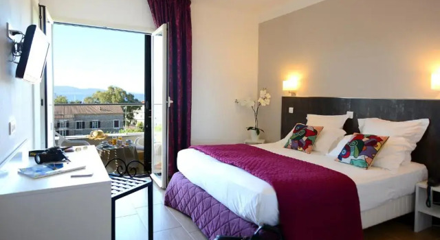 Номер Comfort Hotel Les Eucalyptus