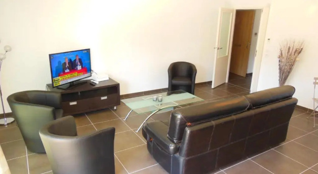 3 Bedrooms, 3 bathrooms central Cannes Lecerf 411