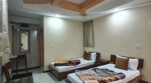 New Kotwal Hotel & Restaurant, Rezerwuj Hotel Hotele w Punjab Region z parkingiem, Parking