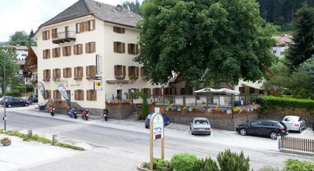 B&B Weisses Rössl -inklusive Sarntal Card, Забронировать Отель Отели Сарентино с парковкой, Парковка