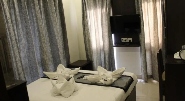 Студия SKY GATE HOTEL Near Apollo MAIN, Women's & Children's US Consulate Sankara Netralaya Goethe Institute PrestigePalladium Shastri Bhavan Senmozhi Poonga Raj Ratnam Stadium TAJ Coromandal India Oil Bhavan Dr Mohan's Diabetics VAC Chennai