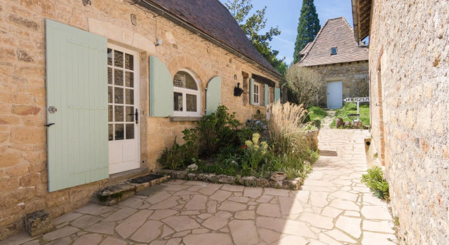 Cosy cottage in Peyzac-le-Moustier with Terrace, Rezerwuj Dom wakacyjny Peyzac-le-Moustier Akwitania