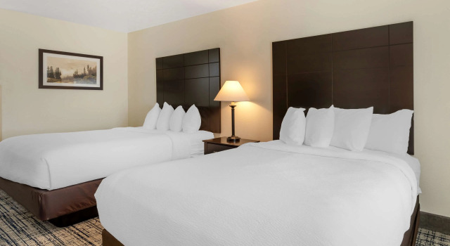 Четырёхместный люкс Отель Best Western Visalia