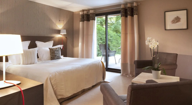Четырёхместный номер Privilege LAubinière Hôtel Restaurant & Spa