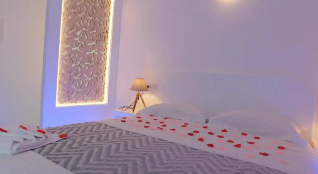 Двухместный номер Deluxe с балконом Nikolas Hotel