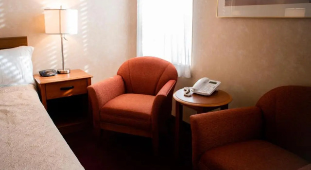 Номер Deluxe Royal Inn and Suites at Guelph