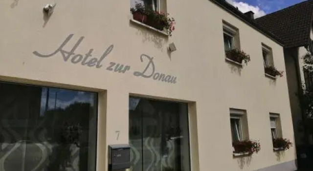 Hotel zur Donau, Varaa Hotelli Hotellit Baijeri pysäköinnillä, Pysäköinti