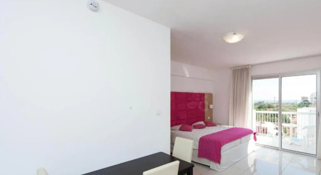 Студия с частичным видом на море Marlita Beach Hotel Apartments