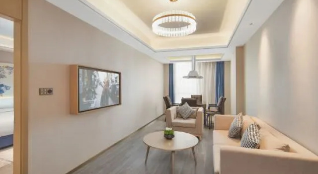 Люкс Premier Kyriad Marvelous Hotel