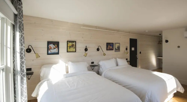 Четырёхместный номер Premium Higgins Beach Inn