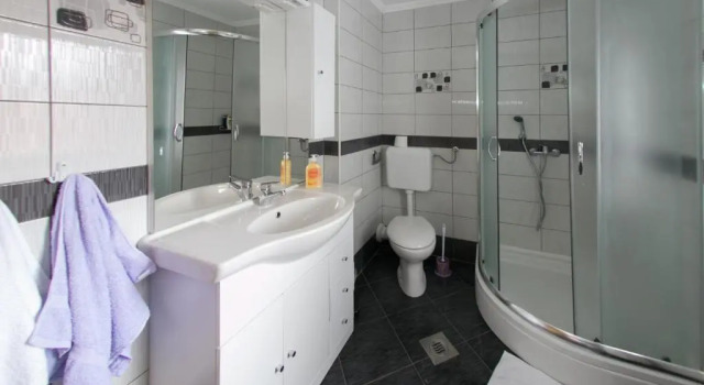 Rooms Ivan, Prenota Hotel Otocac 
