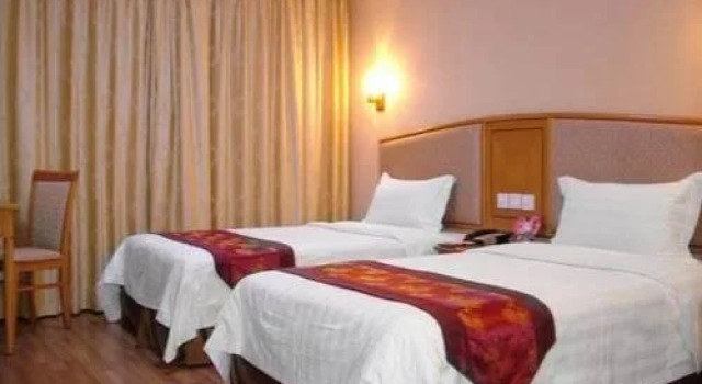 Shenzhen Dongjia Flatlet Hotel, Rezerwuj Hotel Hotele w Shenzhen z parkingiem, Parking