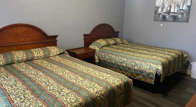 Четырёхместный номер Standard Surf Motel and Apartments