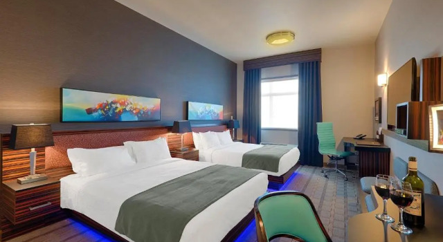 Четырёхместный номер Standard Hotel Clique Calgary Airport
