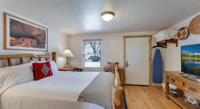 Deluxe Vierer Zimmer Stone Lizard Lodge