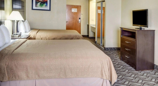 Quality Suites Baton Rouge, Boek Hotel Hotels in Missouri met zwembad, Zwembad